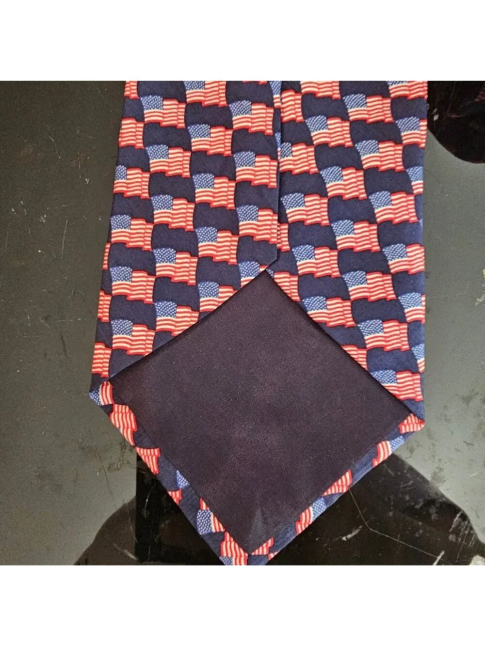 Van Heusen American Flag Silk Tie Navy & Red Patriotic Design Mens Accessory